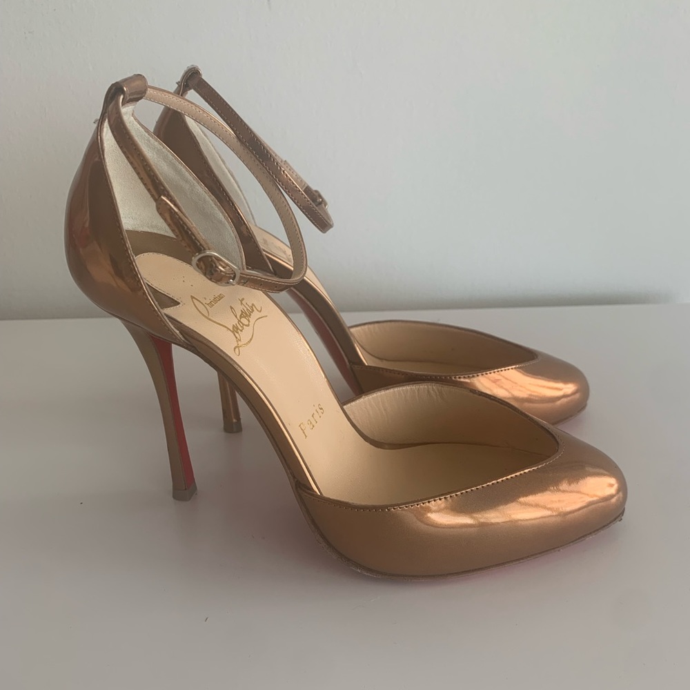 Christian Louboutin Paris Cappucino metal shoe